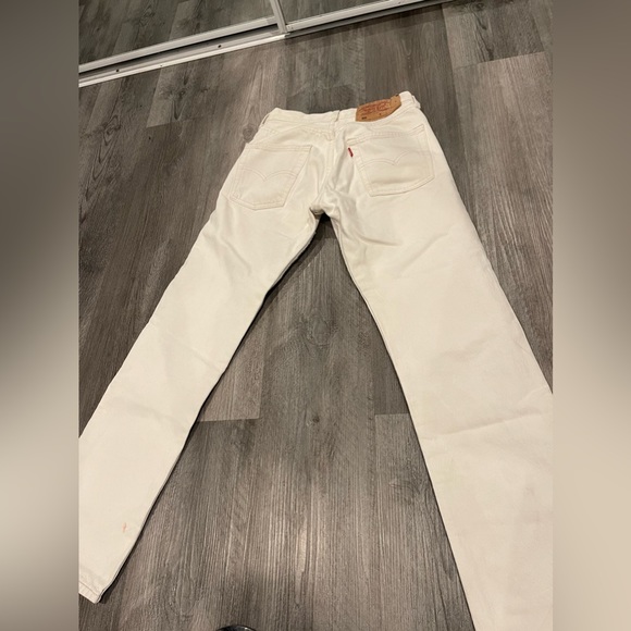 white levi’s - Picture 4 of 7